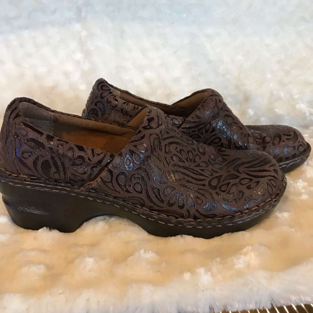 Born Concept BOC | Embossed Clogs - Picture 4 of 8